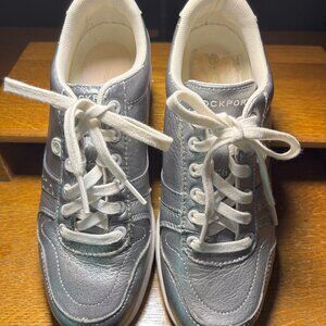 New w/o Tags, Girls size 5 Rockport Leather Silver Sneakers.